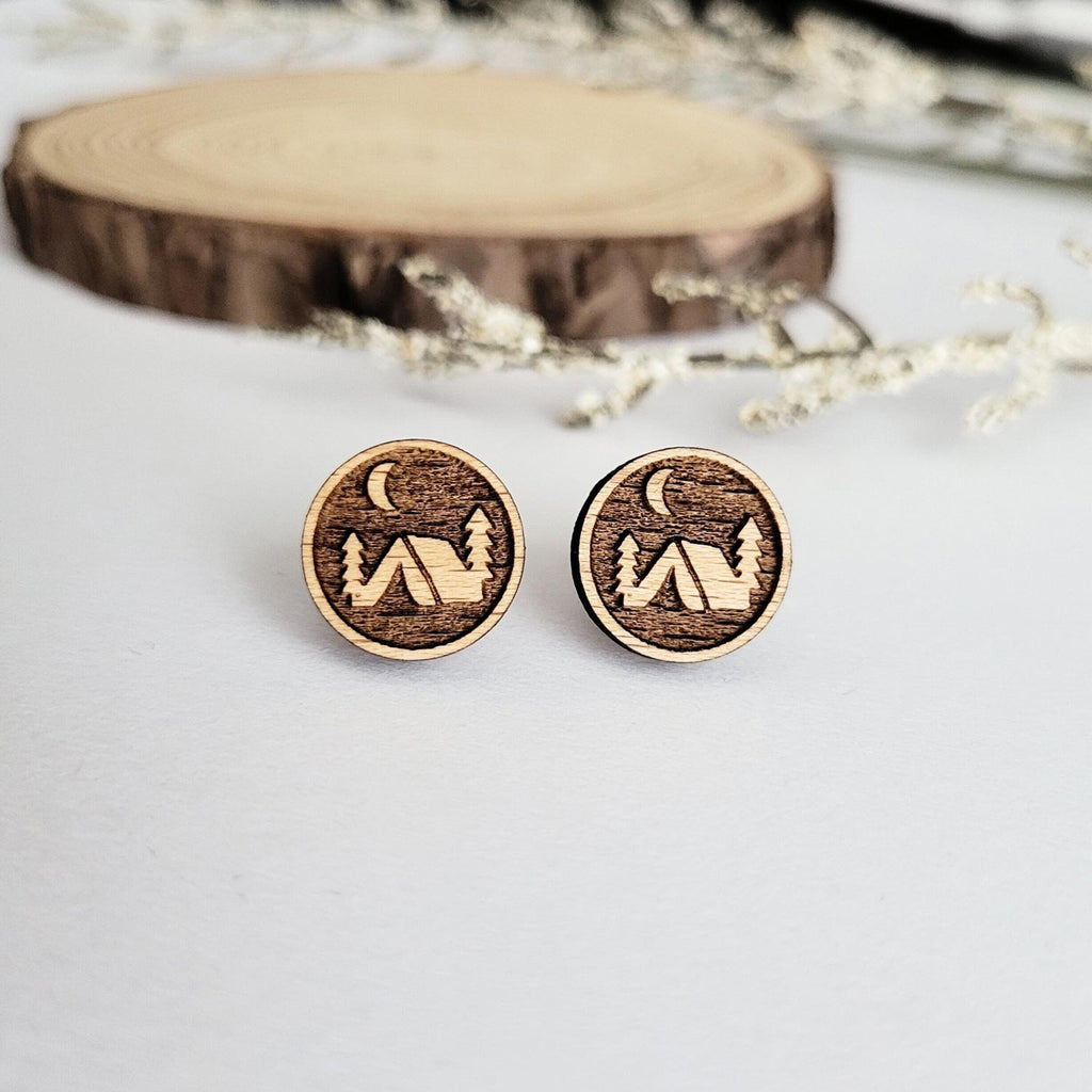 Forest and camping round engraved stud earrings