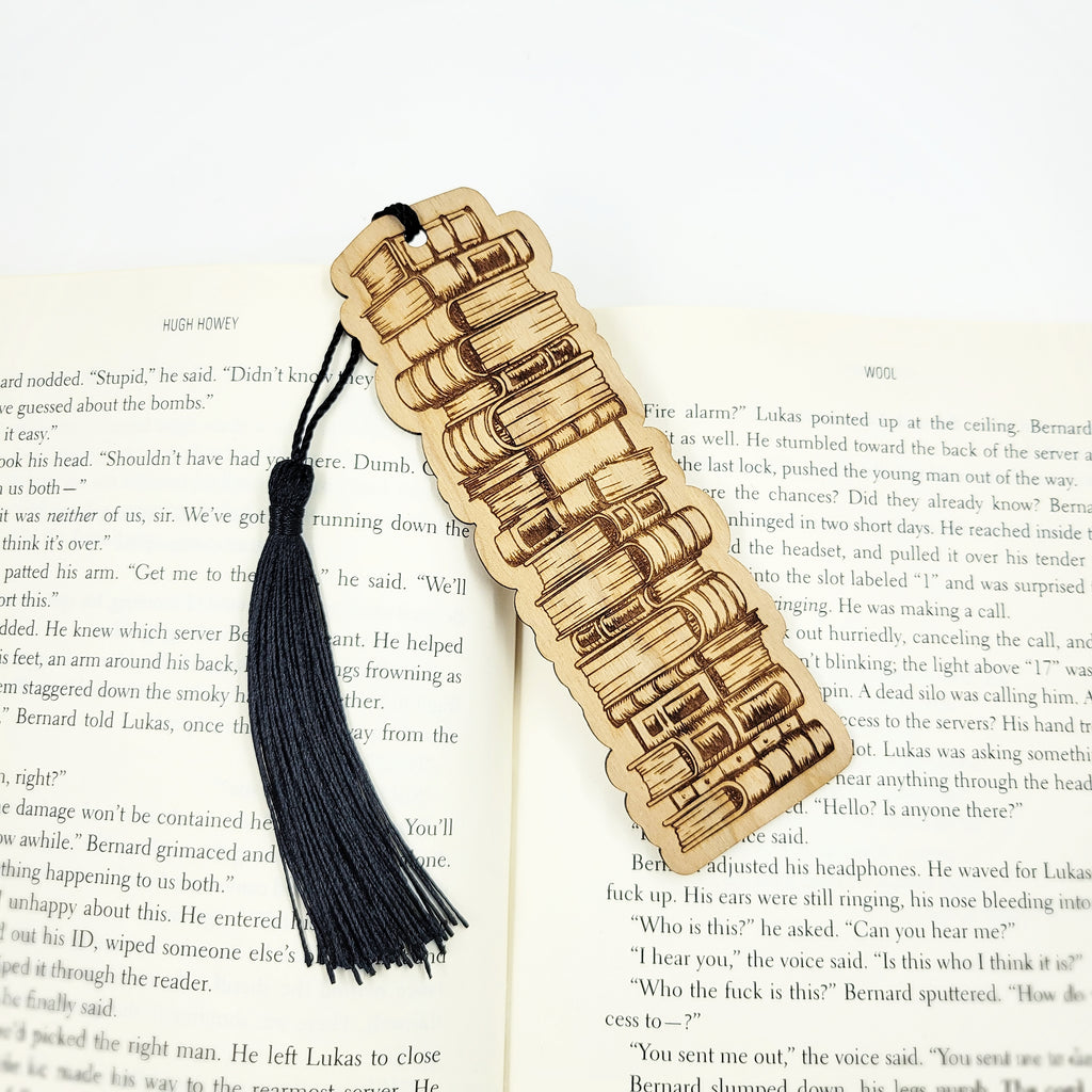 2 Pcs Wood Bookmark, Natural Wooden Carving Book Mark Bookmarks Box Set,  Ideal for Birthday Present, Teachers Appreciation (Hollow Flowers and Birds