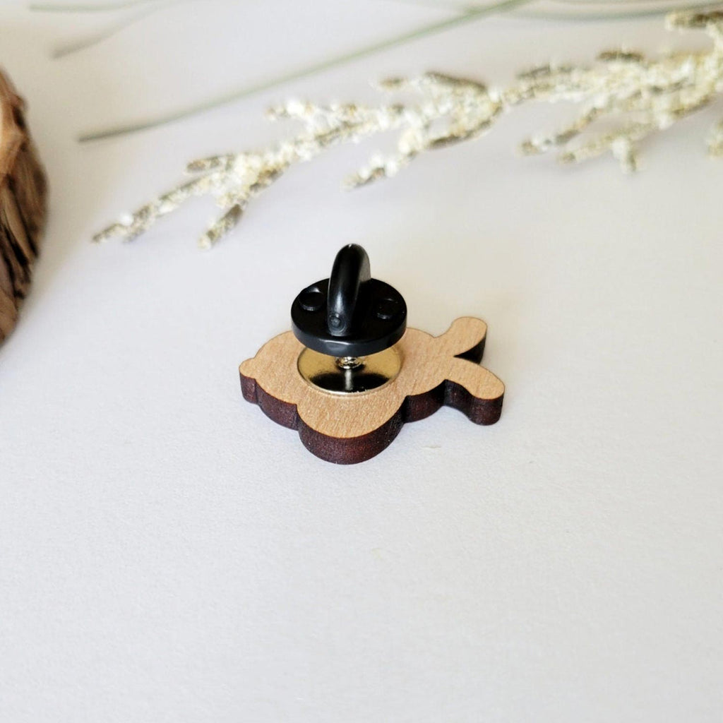 Bee shaped wooden pin back