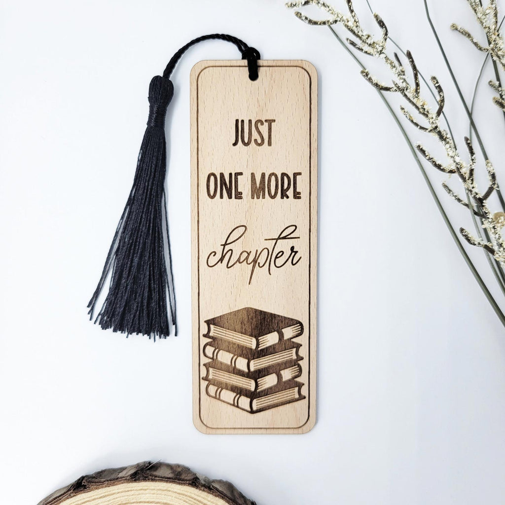 Wooden bookmark with tassel by Handmade , Hardcover